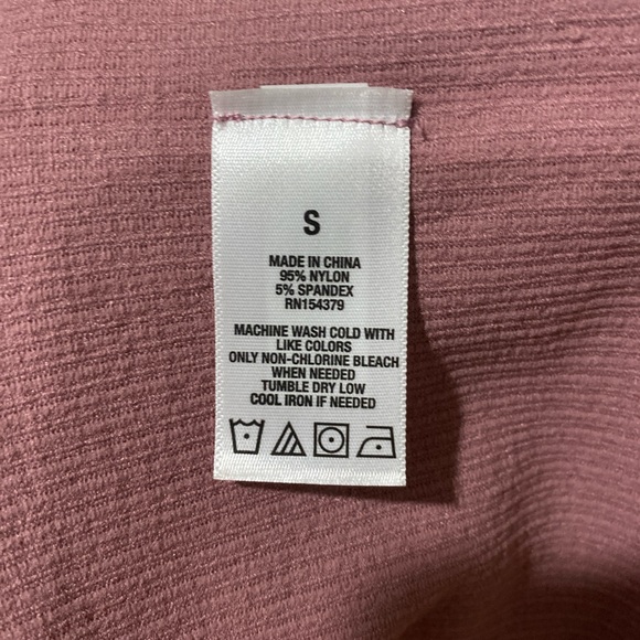 Aeropostale Ribbed Short Sleeve Crop Top, Size Small - Picture 6 of 6